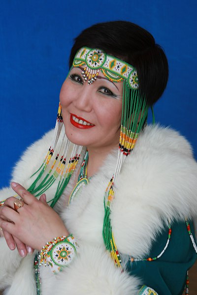 5 июня на 55-ом году жизни скоропостижно скончалась Анастасия Васильевна Апока, солистка ансамбля песни и танца народов Севера «Энэр». 
